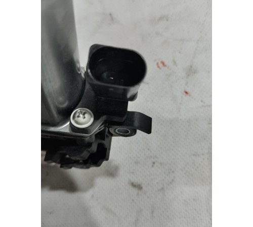 Доводчик двери (задний правый)