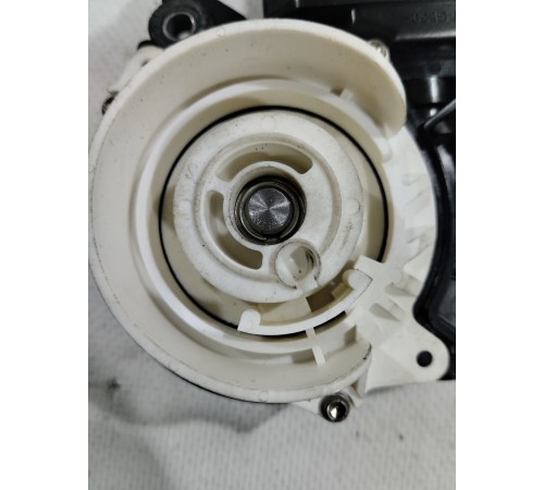 Доводчик двери (задний правый)