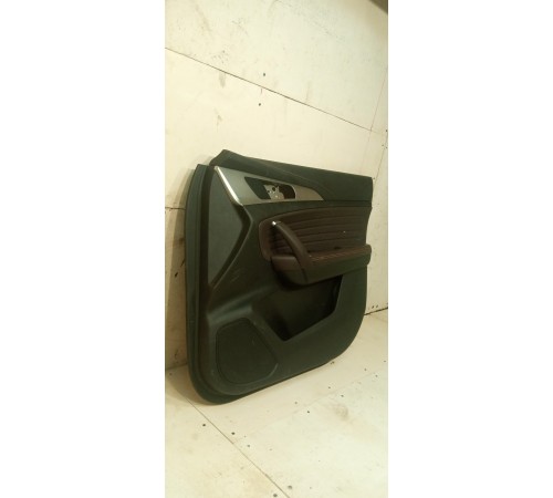 Обшивка двери передняя правая