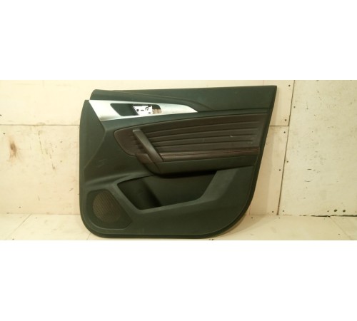 Обшивка двери передняя правая