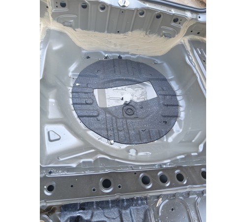 Пол багажника