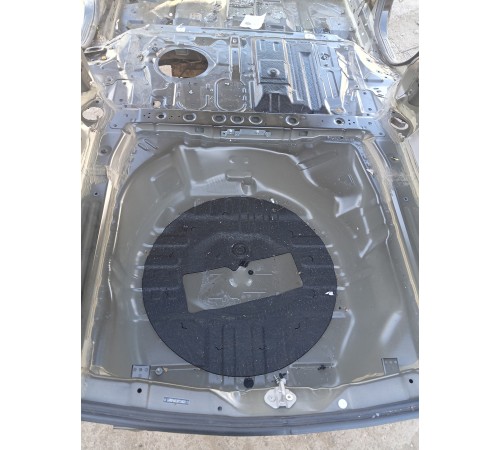 Пол багажника