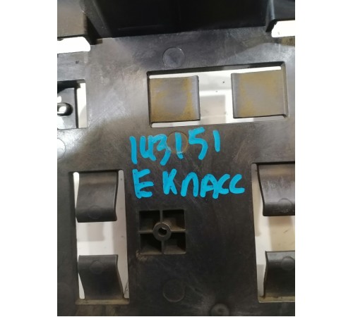 Кронштейн блока предохранителей