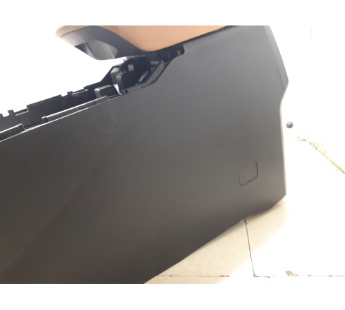 Центральная консоль с подлокотником