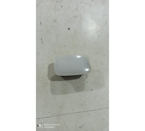 Плафон внутреннего освещения салона