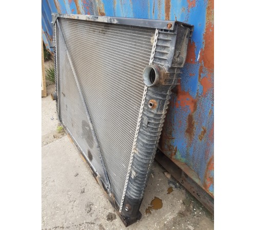 Радиатор охлаждения двигателя