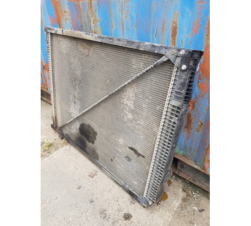 Радиатор охлаждения двигателя