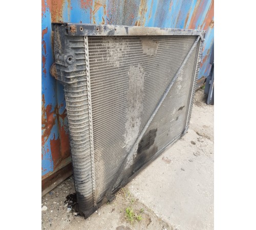 Радиатор охлаждения двигателя