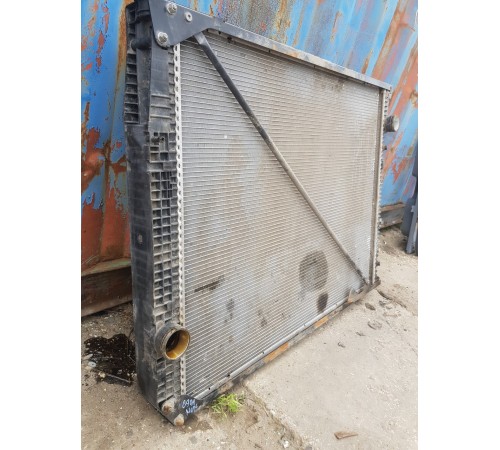 Радиатор охлаждения двигателя