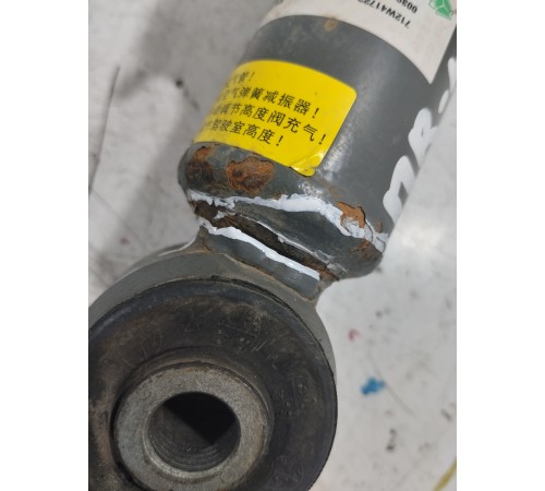 Амортизатор пневматический пружины передней подвески кабины правый