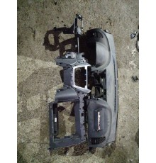 Передняя панель салона