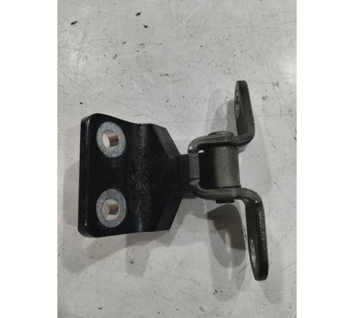 Петля двери(задняя левая верхняя)