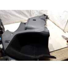 Обшивка багажника (задняя, левая)