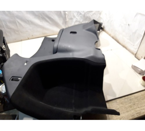 Обшивка багажника (задняя, левая)