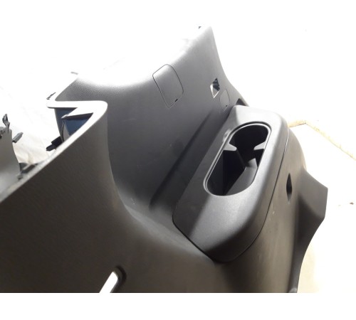 Обшивка багажника (задняя, левая)