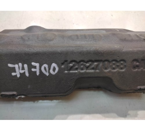 Уплотнитель крышки двигателя