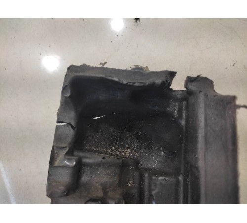 Уплотнитель крышки двигателя