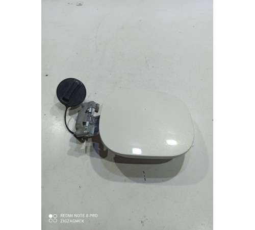 Крышка люка бензобака