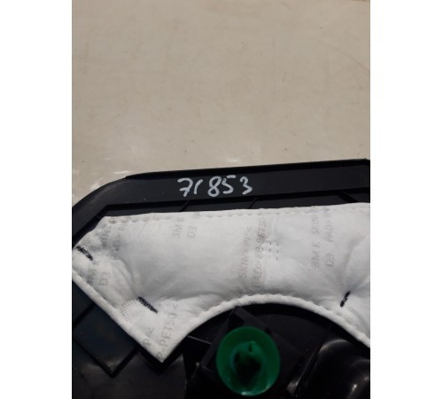 Внутренняя накладка порога (передний левый угол)