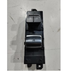 Кнопка стеклоподъемника (передняя правая)