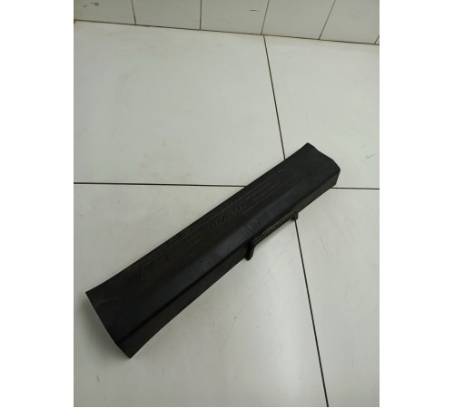 Накладка порога передняя правая