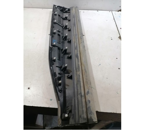 Накладка двери передняя правая нижняя