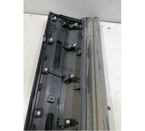 Накладка двери передняя правая нижняя