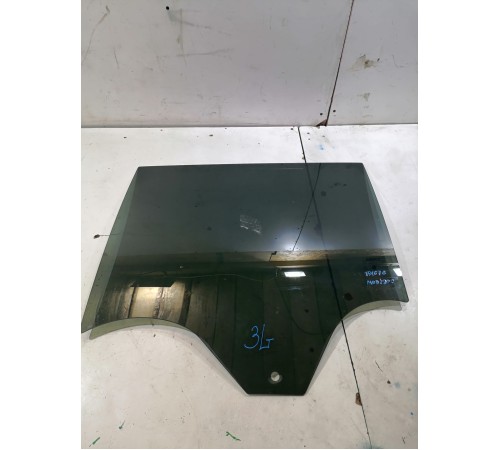 Стекло двери заднее левое