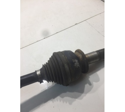 Полуось (привод) (задний, правый)