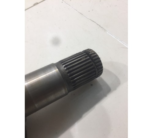 Полуось (привод) (задний, правый)