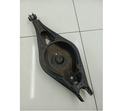 Рычаг поперечный задний правый