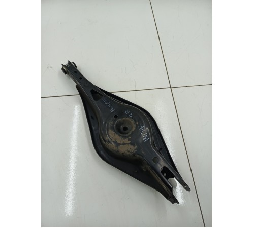 Рычаг поперечный задний правый