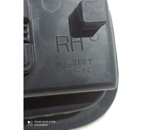 Накладка спинки заднего сиденья правая