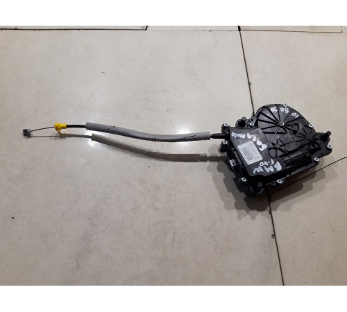 Доводчик замка крышки багажника