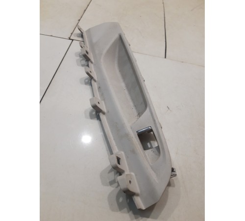 Накладка кнопки стеклоподъемника передняя правая