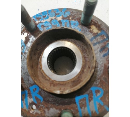 Ступица передняя правая