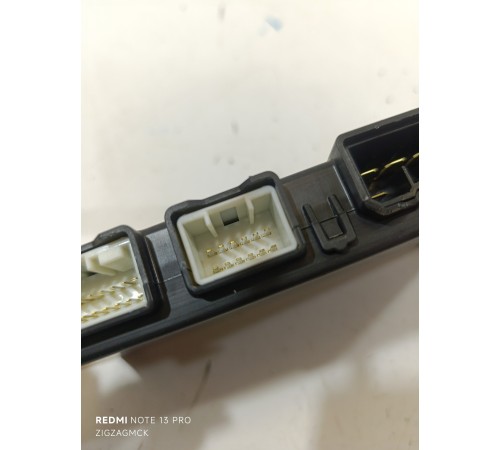 Блок управления сиденьем передний правый