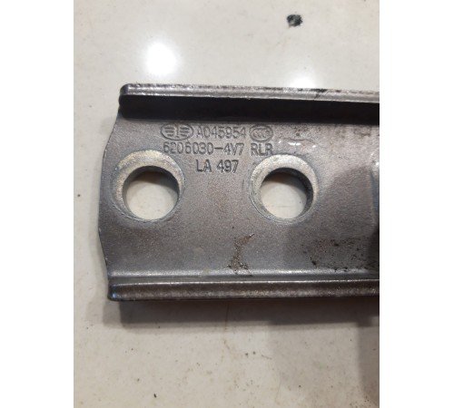 Петля двери(задняя правая нижняя)