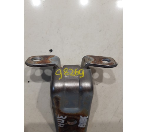 Петля двери(задняя правая нижняя)