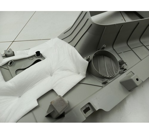 Обшивка багажника правая (верхняя)