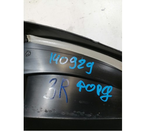 Обшивка рамки задней правой двери