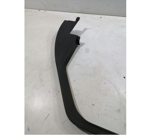 Обшивка рамки задней правой двери