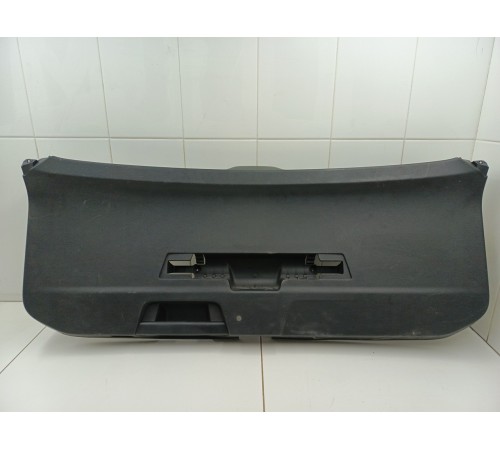 Обшивка крышки багажника