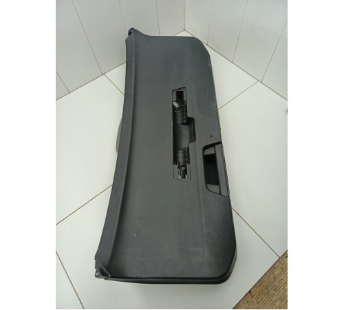 Обшивка крышки багажника