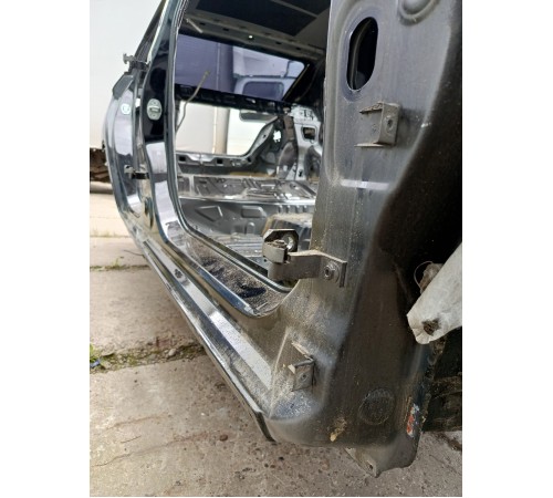 Порог со стойкой правый