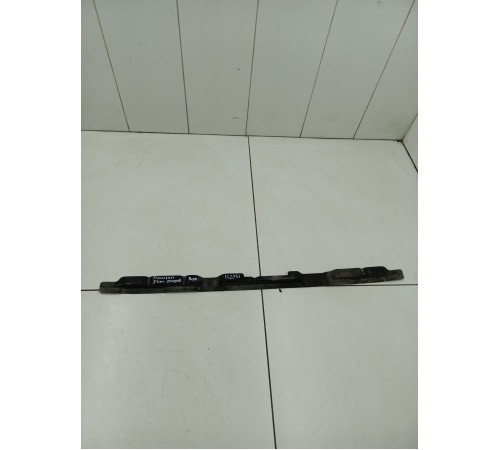 Планка решётки радиатора верхняя