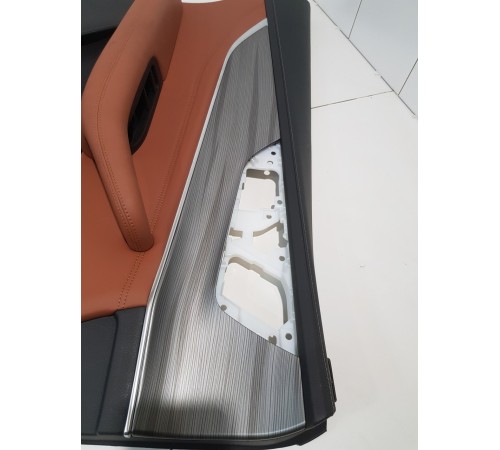 Обшивка двери передняя левая