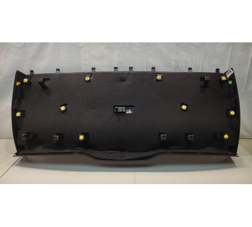 Обшивка крышки багажника