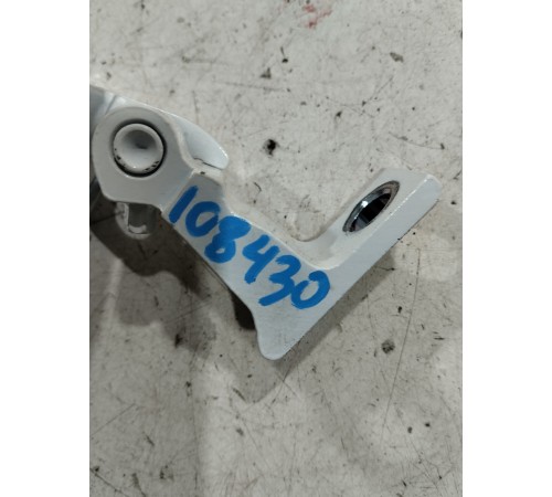 Петля двери(задняя правая верхняя)