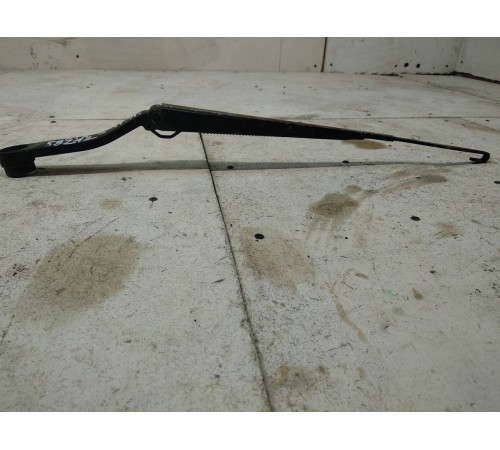 Поводок стеклоочистителя Левый